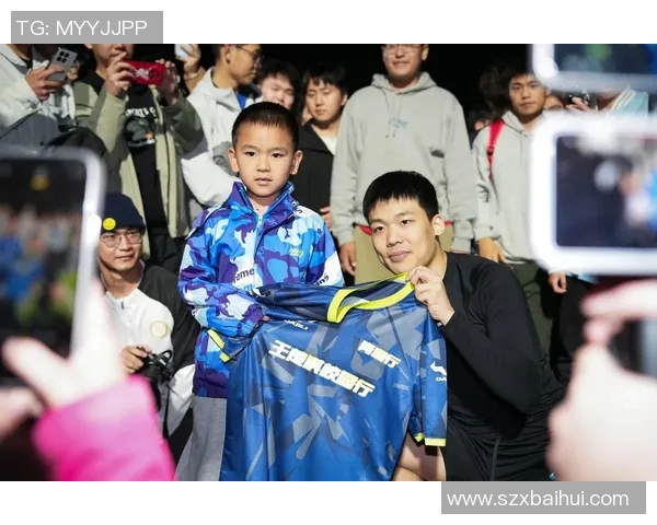 抖音平台上最受欢迎的足球明星流量排行榜揭晓,谁是你的偶像 抖音平台上最受欢迎的足球明星流量排行榜揭晓,谁是你的偶像