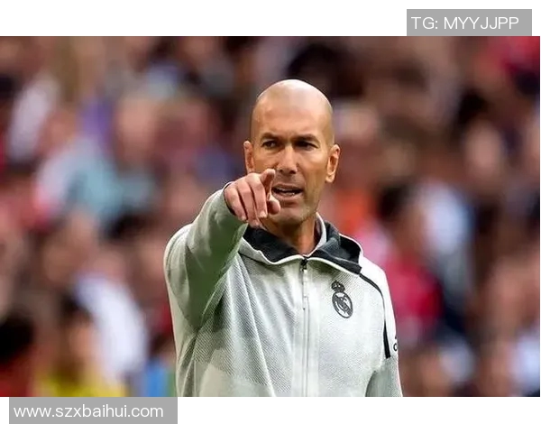 齐达内如何通过战术创新与灵活应变重塑现代足球的格局与魅力 齐达内如何通过战术创新与灵活应变重塑现代足球的格局与魅力