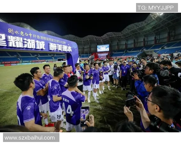 7月28日足球明星齐聚一堂展现激情与荣耀的精彩时刻 7月28日足球明星齐聚一堂展现激情与荣耀的精彩时刻