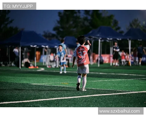 足球明星官方抖音账号带你领略绿茵场上的精彩瞬间与幕后故事 足球明星官方抖音账号带你领略绿茵场上的精彩瞬间与幕后故事